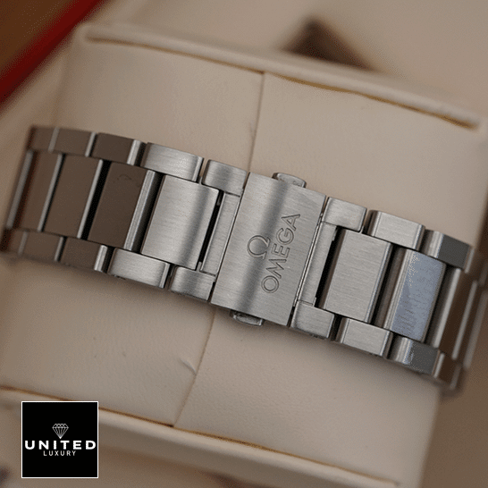 Omega Railmaster Co-Axial Master Steel 220.10.40.20.06.001 Perfect Duplicate 1:1 omega railmaster 220.10.40.20.06.001 clasp Omega Stainless Steel Braceelt Replica in the box upside view