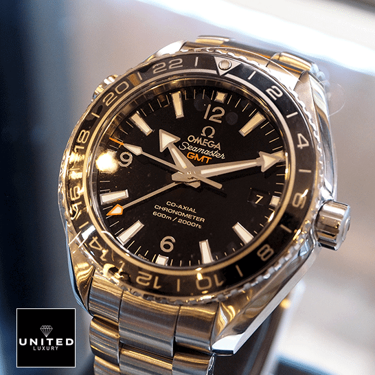 Omega Seamaster Planet Ocean Co-Axial 232.30.44.22.01.001 "Deep Black" Deluxe Replica Edition omega seamasterplanetocean 232.30.44.22.01.001 replica left Omega Seamaster 232.30.44.22.01.001 Planet Ocean Black Dial Replica crwon / push button