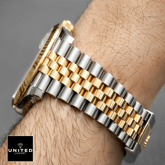 Rolex Datejust 126333 Mother Of Pearl Diamond Dial Ultra Fine Replica Rolex Datejust 126333 Yellow Gold Jubilee Replica on the wrist