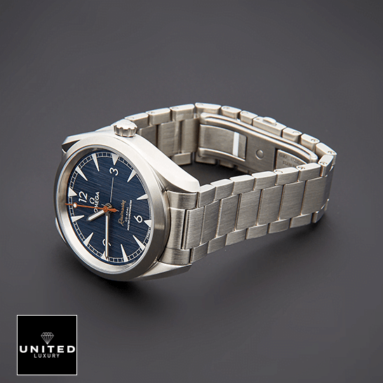 Omega Railmaster Co-Axial Master Steel 220.10.40.20.03.001 Collector’s Clone 1:1 omega seamaster 220.10.40.20.03.001 replica tiltedleft Omega Seamaster 220.10.40.20.03.001 Blue Dial Steel Oyster Replica grey background