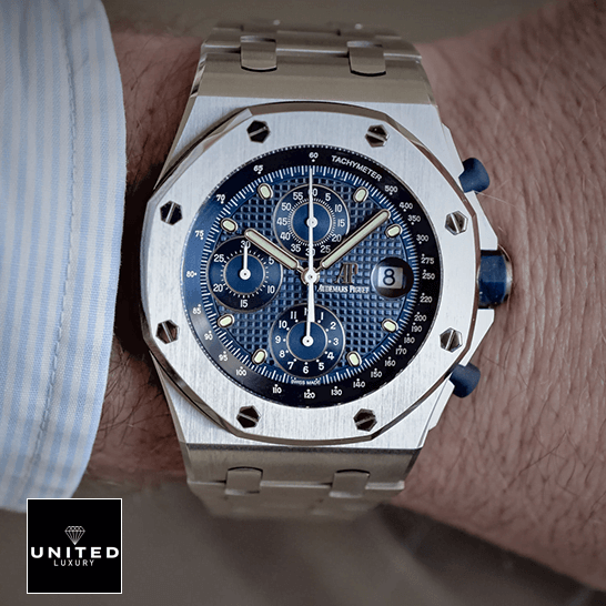 Audemars Piguet Royal Oak Offshore 26237ST "25th Anniversary" Authentic Clone 1:1 audemars piguet royal oak offshore 26237ST.OO .1000ST.01 replica wrist Audemars Piguet Royal Oak Offshore 26237ST.OO_.1000ST.01 Replica on the wrist