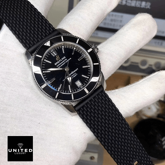 Breitling 128348RBR-0030 "Black Dial" Premium Clone Replica Breitling Superocean Automatic Black Bezel Replica on the white glove hand