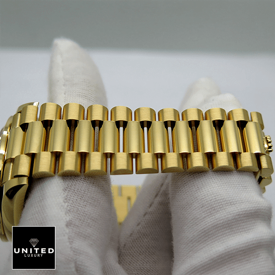Rolex Day-Date 128348RBR "Pave Diamond Dial" Perfect Duplicate Edition rolex_day_date_yellow_gold_with_pave_diamond_dial_sapphire_128348RBR_0030_replica_bracelet_unitedluxurynet