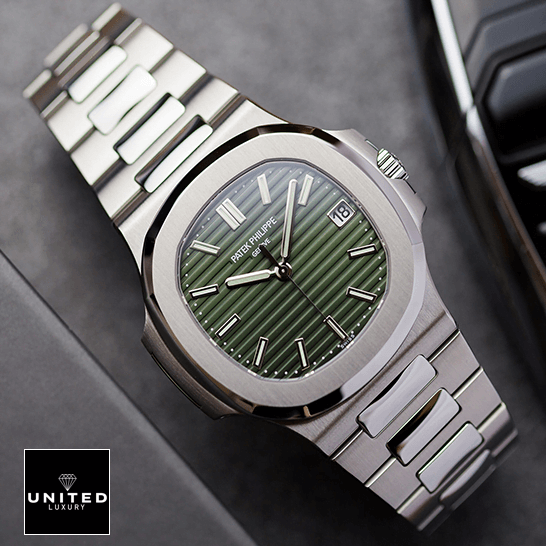 Patek Philippe Nautilus 5711/1A-014 "Olive Green" Authentic Replica Edition patek philippe nautilus steel 5711 1A 014 green dial replica unitedluxurynet 2 Patek Philippe Nautilus Steel 5711_1A-014 Green Dial Replica front view