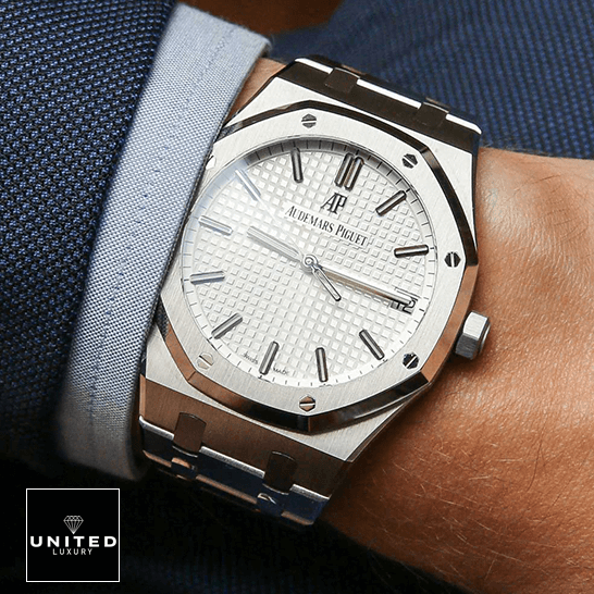 Audemars Piguet Royal Oak 15500ST.OO.1220ST.03 "Blue Dial" Premium Replica 1:1 audemars piguet royal oak 15500ST.OO .1220ST.04 replica wrist audemars-piguet-royal-oak-15500ST.OO_.1220ST.04-replica-wrist