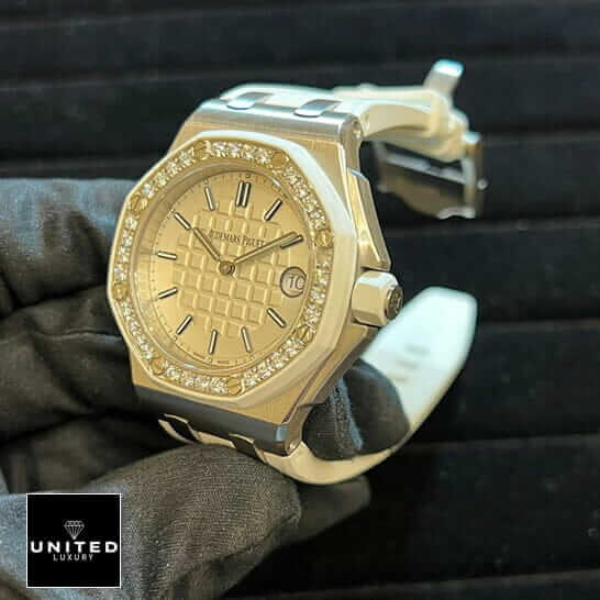 Audemars Piguet Royal Oak 67540SK.ZZ.A010CA.01 "Silver" Ladies Top Clone 1:1 ap royal silver ladies replica 2 1 AP Royal Oak Diamond Bezel White Dial Replica on the hand & black background