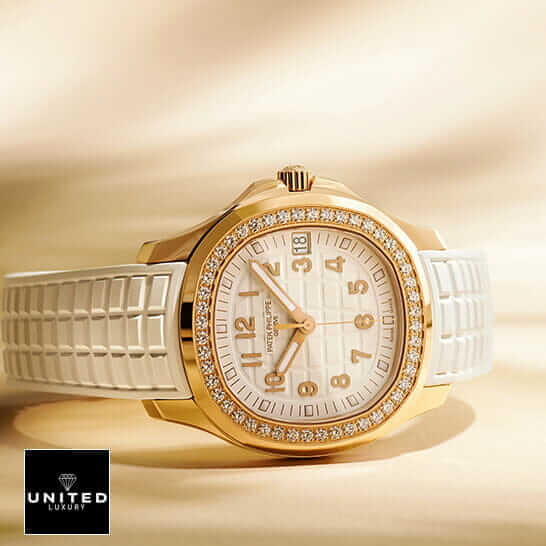 Patek Philippe Aquanaut Luce 5268/200R-012 "Diamond Bezel" First-Class Replica patek philippe aquanaut luce 1 Patek Philippe Aquanaut Diamond Bezel White Dial Replica rose gold background